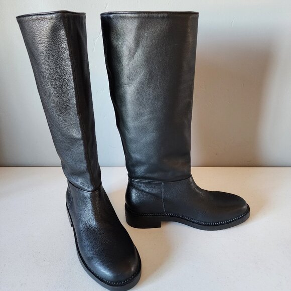 Elegant Black Heeled Boots - Picture 7 of 14